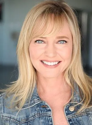 Lisa Wilcox - Atriz, 27 de abril de 1964