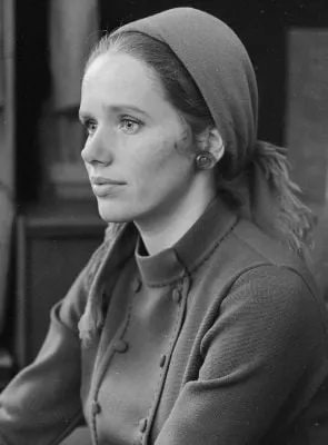 Liv Ullmann - Atriz, Diretora, Roteirista, 16 de dezembro de 1939