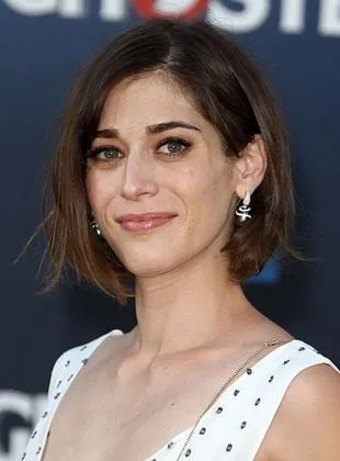 Lizzy Caplan - Atriz, Produtora, 30 de junho de 1982