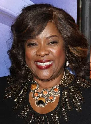 Loretta Devine - Atriz, 21 de agosto de 1949