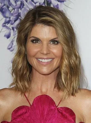 Lori Loughlin - Atriz, Produtor Executivo, Produtora, 28 de julho de 1964