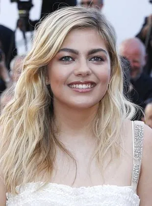 Louane Emera - 26 de novembro de 1996