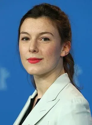 Louise Chevillotte - Atriz, 2 de março de 1995