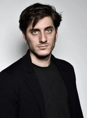 Luca Marinelli - Ator, 22 de outubro de 1984