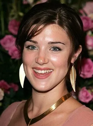 Lucy Griffiths (II) - Atriz, 10 de outubro de 1986