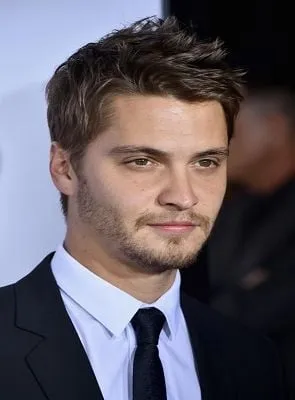 Luke Grimes - Ator, 21 de janeiro de 1984
