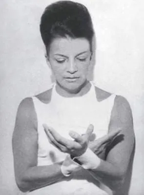 Lygia Clark - 23 de outubro de 1920, 25 de abril de 1988