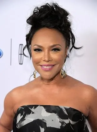 Lynn Whitfield - Atriz, 6 de maio de 1953