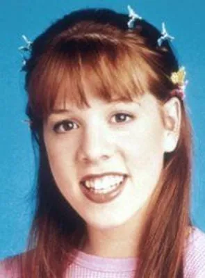 Lynsey Bartilson - Atriz, 1 de julho de 1983