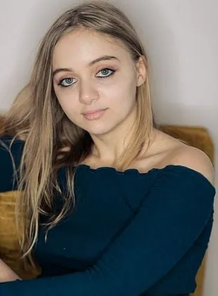 Maddie Nichols - Atriz, 28 de janeiro de 2000