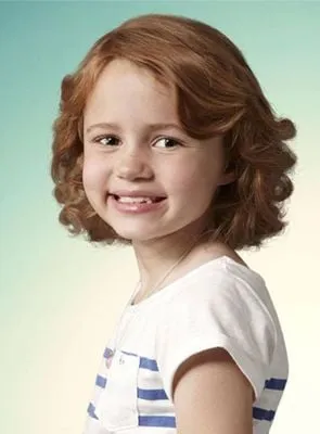 Maggie Elizabeth Jones - Atriz, 12 de setembro de 2002