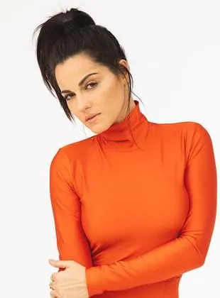 Maite Perroni - Atriz, 9 de março de 1983