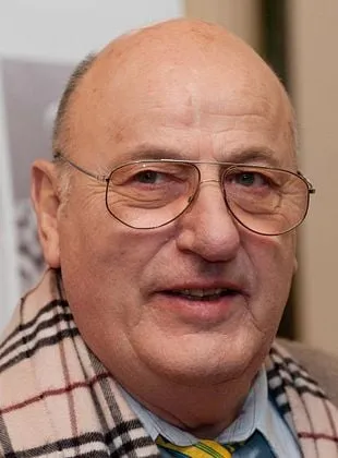 Manfred Krug - 8 de fevereiro de 1937, 21 de outubro de 2016