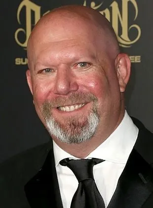 Marc Guggenheim - Roteirista, Produtor Executivo, Criador, 24 de setembro de 1970