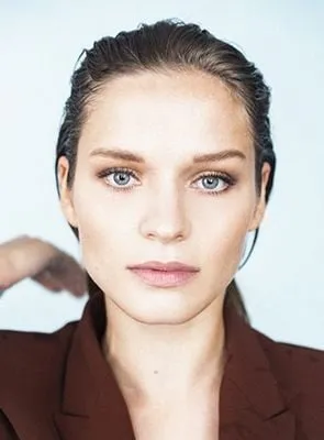 Margaux Chatelier - Atriz, 21 de março de 1990