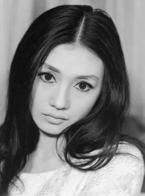 Mariko Kaga - 11 de dezembro de 1943