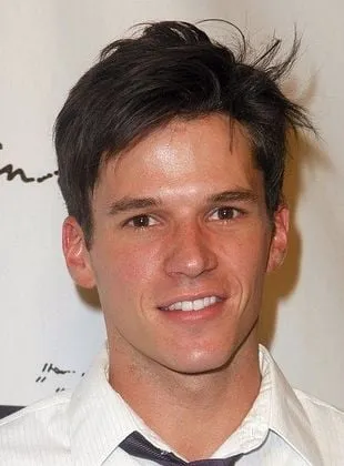 Mark Hapka - Ator, 29 de maio de 1982