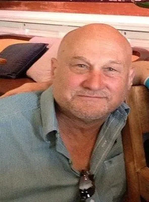 Mark Jones - Roteirista, Ator, Diretor, 17 de janeiro de 1953, 14 de janeiro de 2010