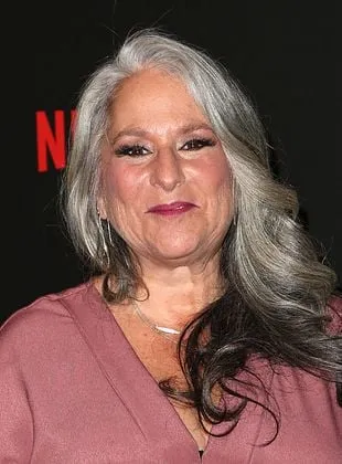 Marta Kauffman - Roteirista, Produtor Executivo, Diretora, 21 de setembro de 1956