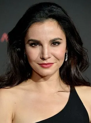 Martha Higareda - Atriz, Produtora, Roteirista, 24 de agosto de 1983