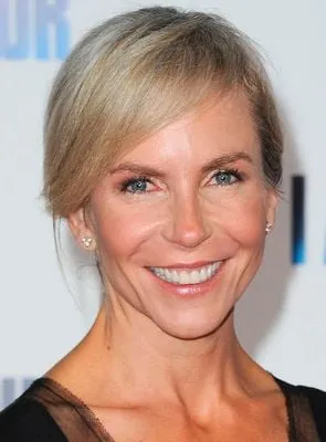 Marti Noxon - Roteirista, Produtor Executivo, Diretora, 25 de agosto de 1964