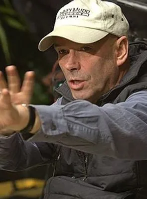 Martin Campbell - Diretor, Ator, Produtor, 24 de outubro de 1943