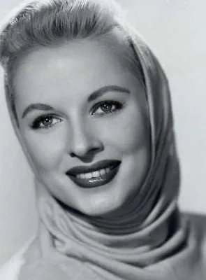 Mary Costa - 5 de abril de 1930