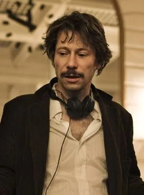 Mathieu Amalric - Ator, Diretor, Roteirista, 25 de outubro de 1965
