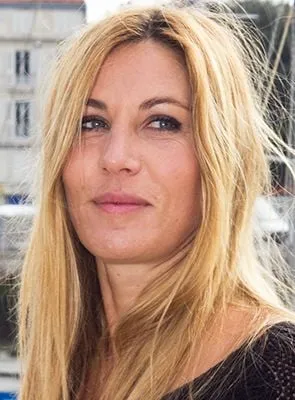 Mathilde Seigner - Atriz, 17 de janeiro de 1968