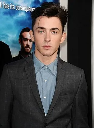 Matthew Beard - Ator, 25 de março de 1989