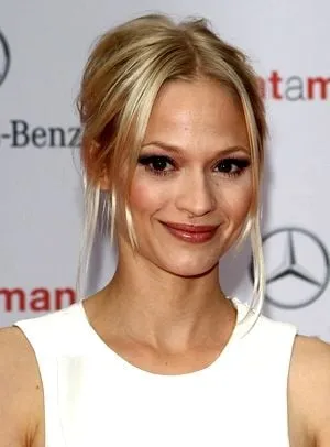 Mavie Hörbiger - Atriz, 14 de novembro de 1979