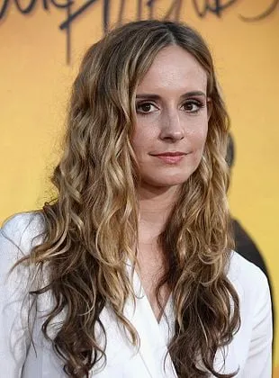 Meaghan Oppenheimer - Criador, Roteirista, Produtor Executivo, 28 de março de 1986