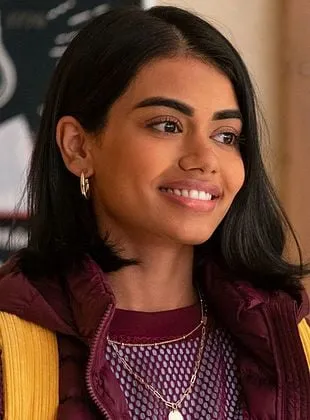 Megan Suri - Atriz, 28 de março de 1999