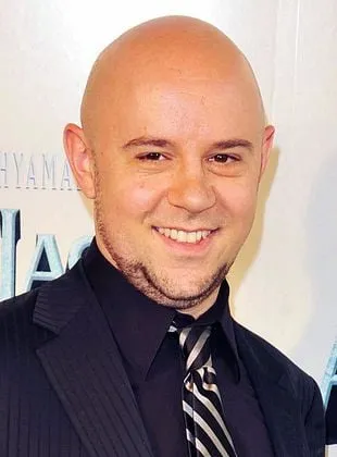 Michael Dante DiMartino - Roteirista, Criador, Produtor Executivo, 18 de julho de 1974