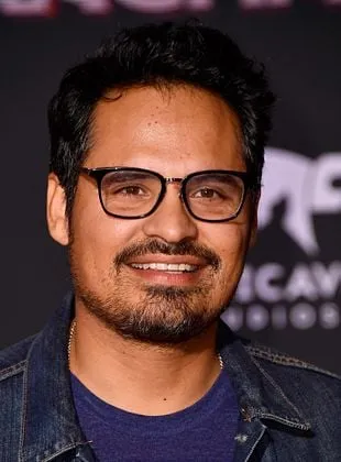 Michael Peña - Ator, Produtor Executivo, 13 de janeiro de 1976