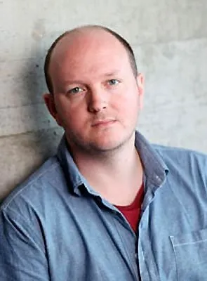 Mike Bartlett - Roteirista, Produtor Executivo, Criador, 7 de outubro de 1980