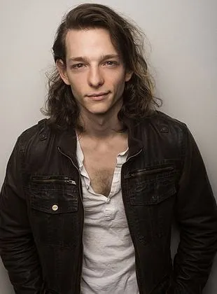 Mike Faist - Ator, 5 de janeiro de 1992