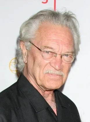 Mike Genovese - Ator, 26 de abril de 1942