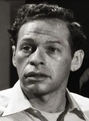 Mike Kellin - Ator, 26 de abril de 1922, 26 de agosto de 1983