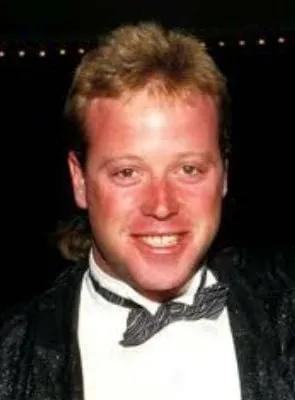 Mike Norris - Ator, Diretor, Roteirista, 4 de outubro de 1962