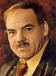 Mikhail Gluzskiy - 21 de novembro de 1918, 15 de junho de 2001