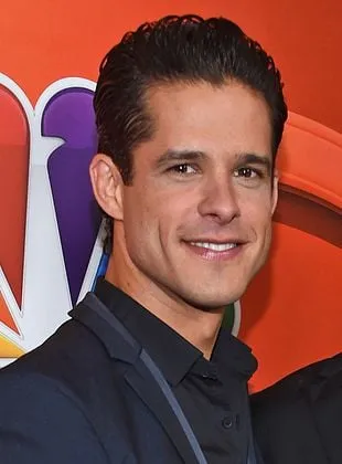 Miles Gaston Villanueva - Ator, 14 de março de 1989