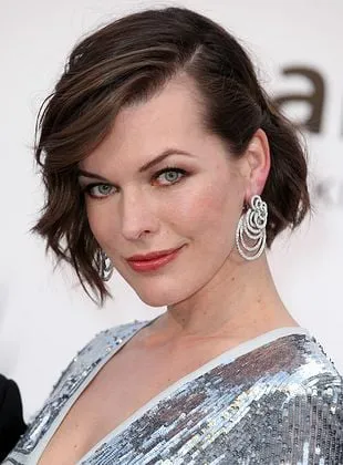 Milla Jovovich - Atriz, Produtor Executivo, Produtora, 17 de dezembro de 1975