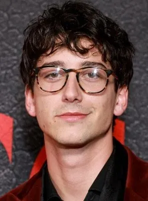 Milo Manheim - Ator, 6 de março de 2001