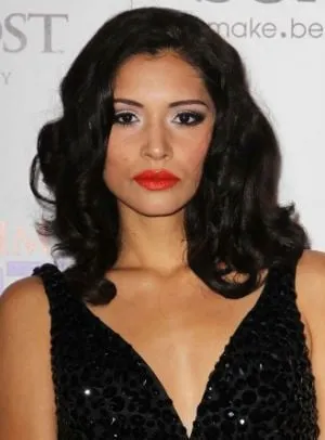 Miranda Rae Mayo - Atriz, 14 de agosto de 1990