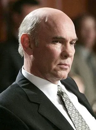 Mitch Pileggi - Ator, 5 de abril de 1952