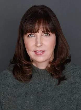 Moira Kirland - Roteirista, Produtor Executivo, Criador, 14 de fevereiro de 1978