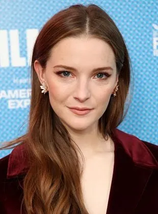 Morfydd Clark - Atriz, 17 de março de 1989