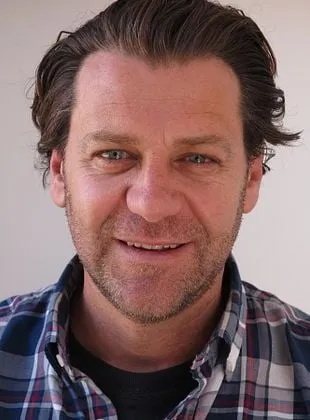 Morne Visser - Ator, 29 de março de 1971