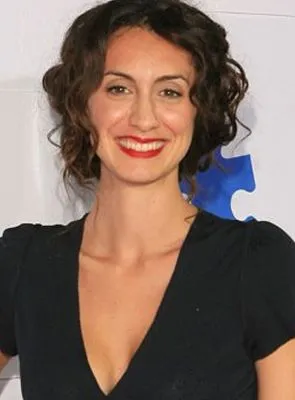 Mozhan Marnò - Atriz, 3 de maio de 1980